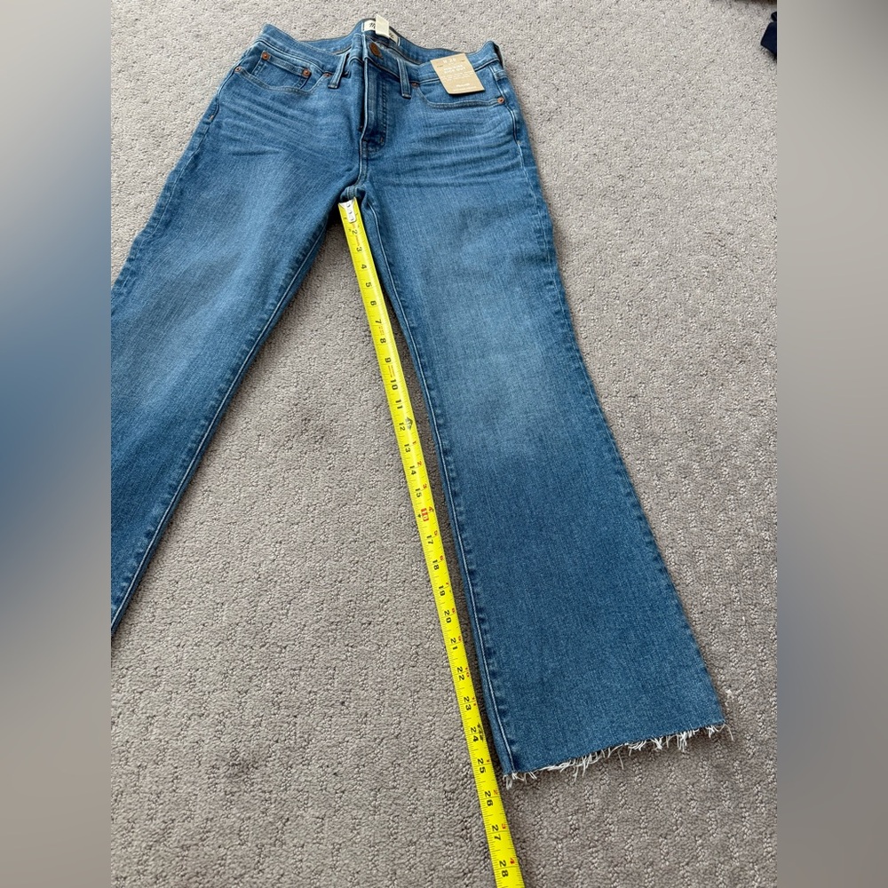Madewell Mid-Rise Kick Out Crop Jeans in Cherryville Wash: Raw-Hem Edition - Picture 10 of 10